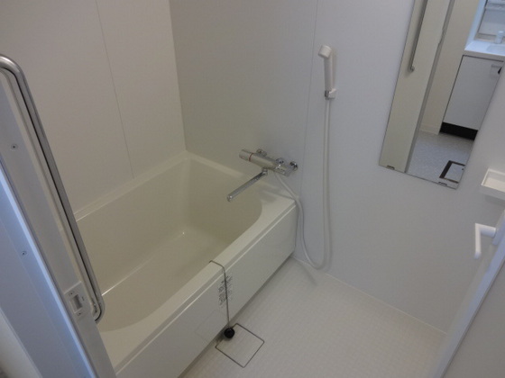 バス・シャワールーム　※別部屋の写真です