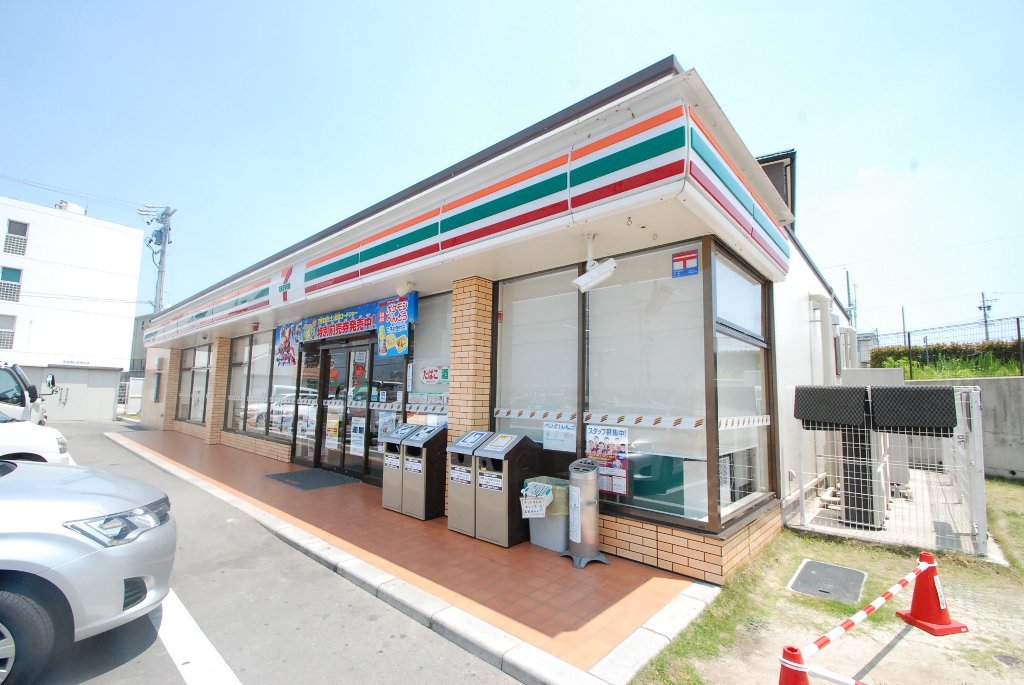コンビニ　セブンイレブン 名古屋下志段味店（コンビニ）まで328m