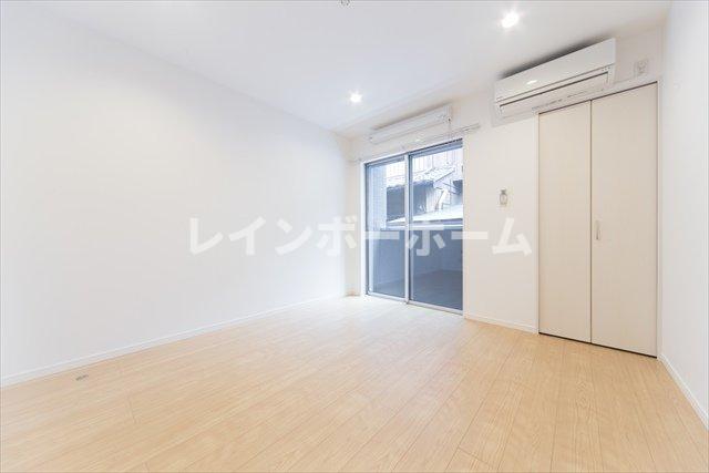 居室・リビング　こちらの居間で趣味の時間をお楽しみください