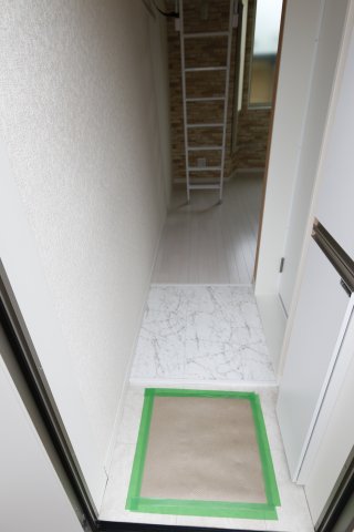 玄関　同アパートの参考写真です。