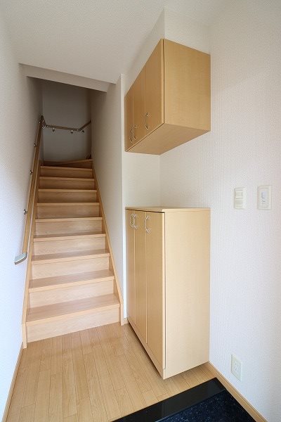 玄関　別部屋写真です　※間取り反転