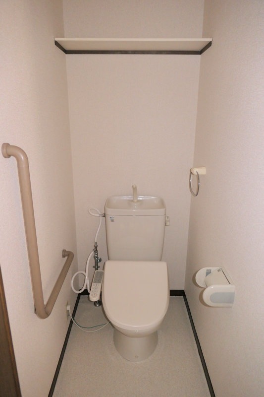 トイレ　トイレはもちろん温水洗浄便座☆