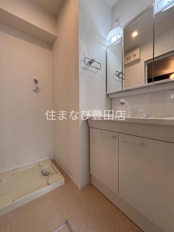 洗面設備　同型タイプ