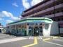 コンビニ　ファミリーマート MYS八尾木北店（コンビニ）まで527m