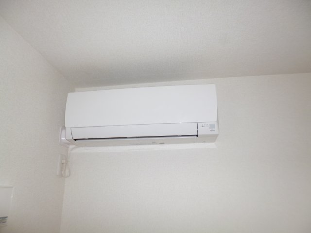 その他設備　エアコン２基付