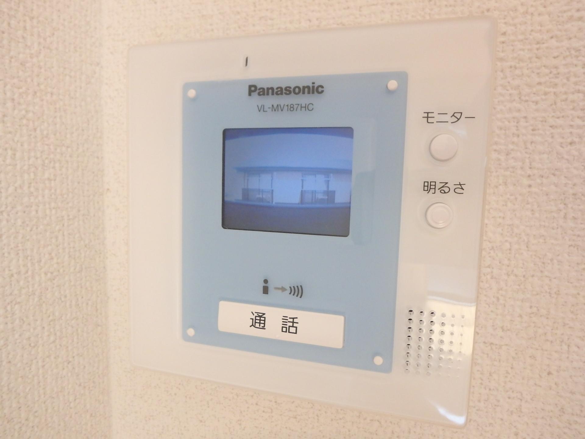 セキュリティ　来訪者を確認出来るTVモニターホン付きです(べ部屋参考写真)