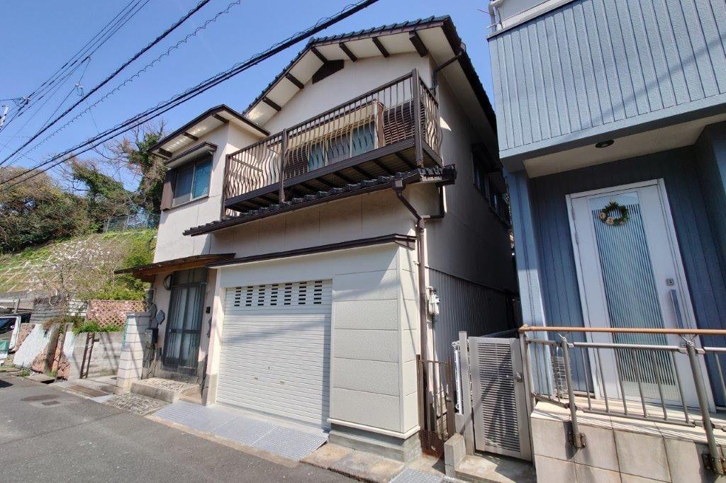 玄関　２階のベランダからの眺めも良いです