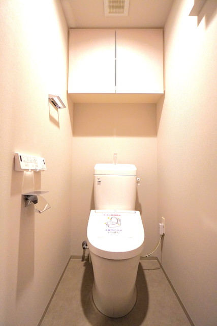 トイレ　※写真は同タイプ住戸です。