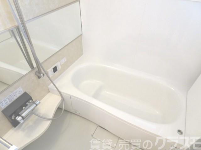 バス・シャワールーム　浴室乾燥機＆追焚機能付き広々バスルーム♪