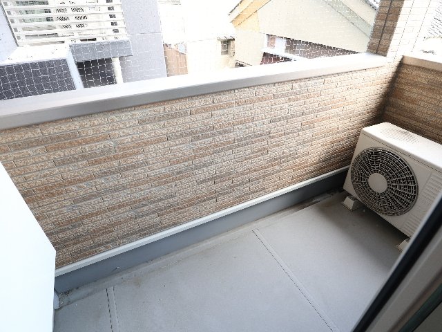 バルコニー　外からの目が気にならないバルコニーで洗濯物が干せます