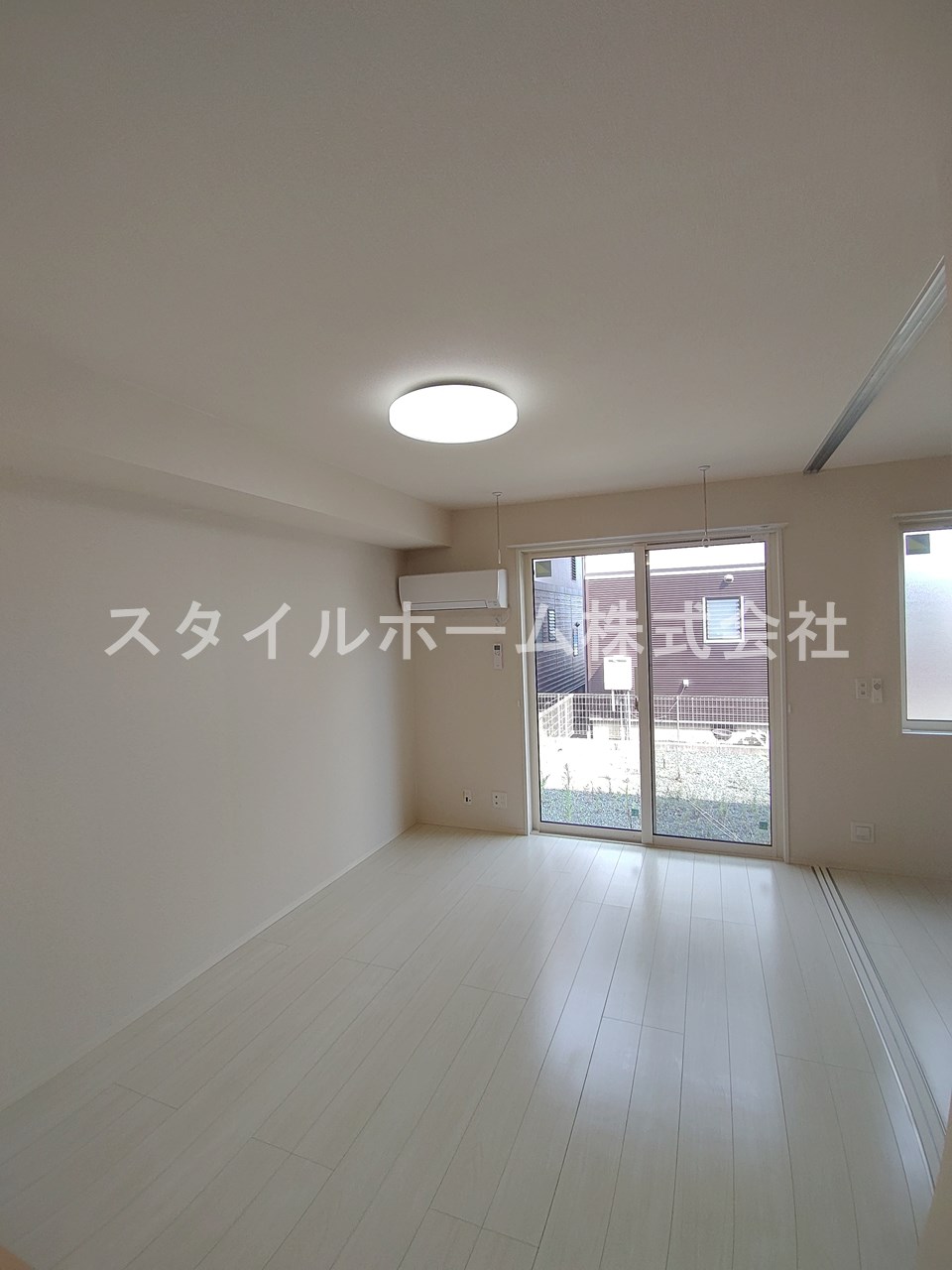 居室・リビング　別部屋写真です。