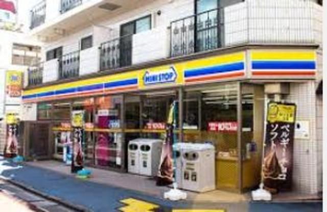コンビニ　ミニストップ青戸5丁目店（コンビニ）まで590m