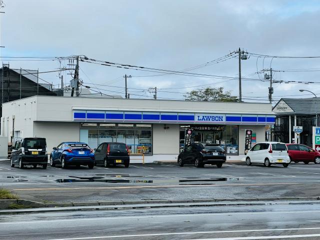 コンビニ　ローソン釧路文苑一丁目店（コンビニ）まで649m