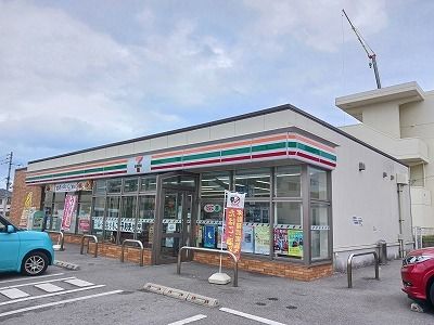 コンビニ　セブンイレブン琉球大学東口店（コンビニ）まで1200m