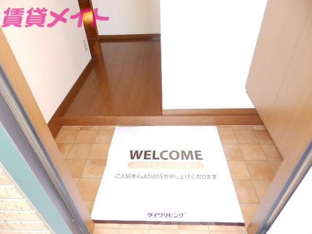 玄関　同タイプの部屋写真です。