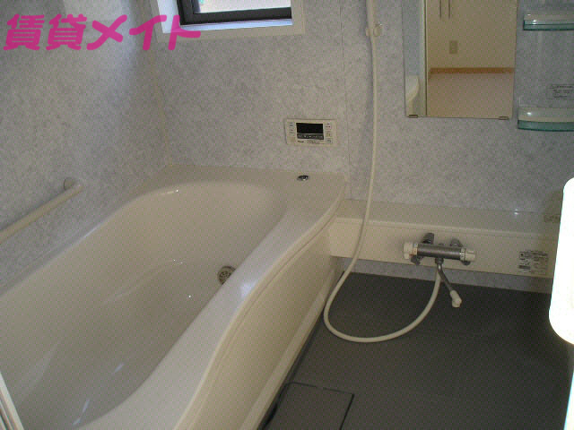 バス・シャワールーム　同タイプの部屋写真です。