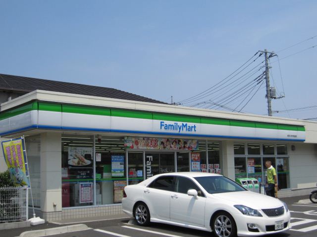 コンビニ　ファミリーマート（コンビニ）まで360m