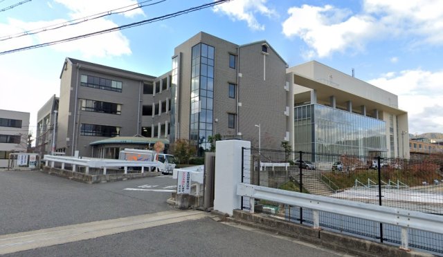 高校・高専　向陽台高等学校（高校・高専）まで1763m