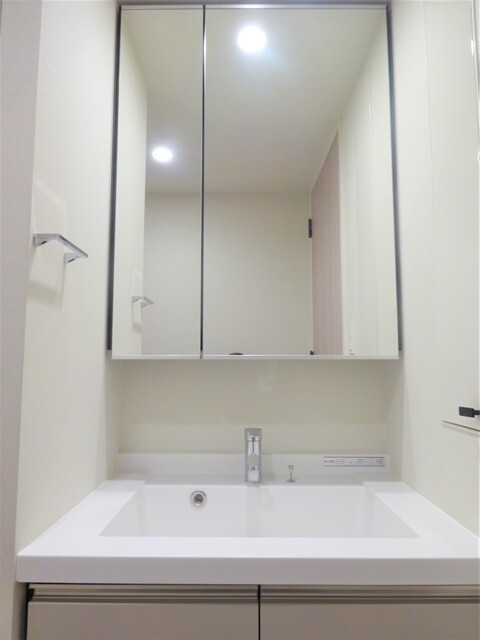 洗面設備　※写真は同タイプ住戸です。