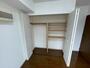 収納　寝室の収納です。部屋がすっきり片付きます。