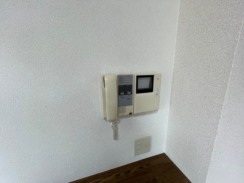 セキュリティ　ＴＶモニター付インターホンです。来客者の顔が見えるので安心！