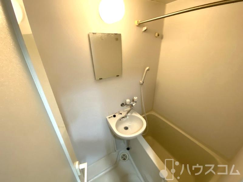 バス・シャワールーム　綺麗に使えそうです！