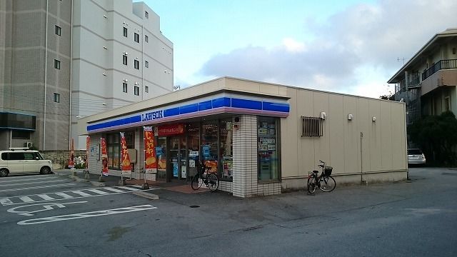 コンビニ　ローソン 宜野湾記念病院前店（コンビニ）まで190m