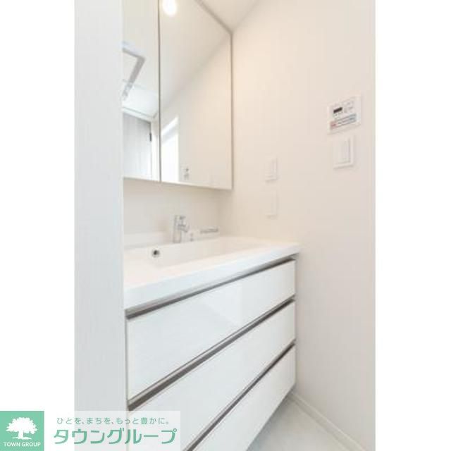 洗面設備　※写真は同タイプ住戸です。