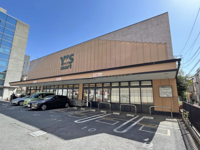 スーパー　Y’smart(ワイズマート) 高田馬場店（スーパー）まで445m