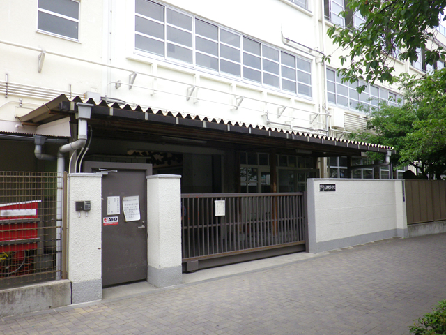 小学校　長瀬北小学校（小学校）まで81m
