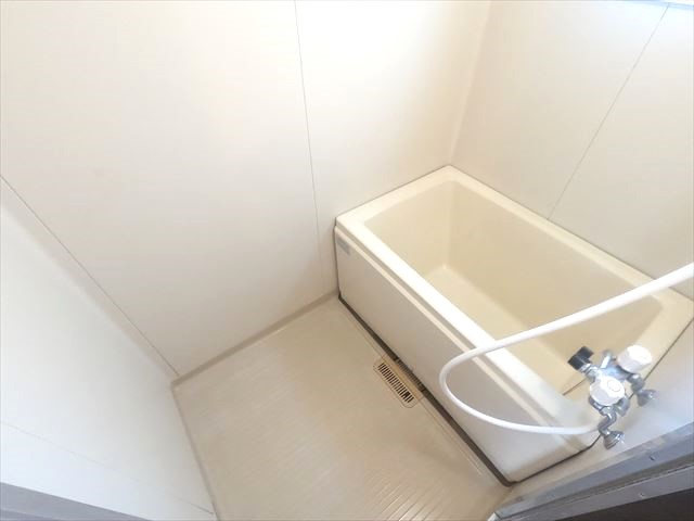 バス・シャワールーム　浴室でごゆっくりどうぞ