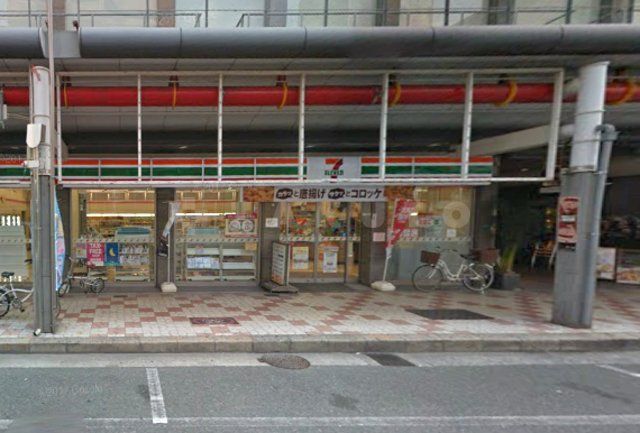 コンビニ　セブンイレブン 大阪日本橋3丁目店（コンビニ）まで637m