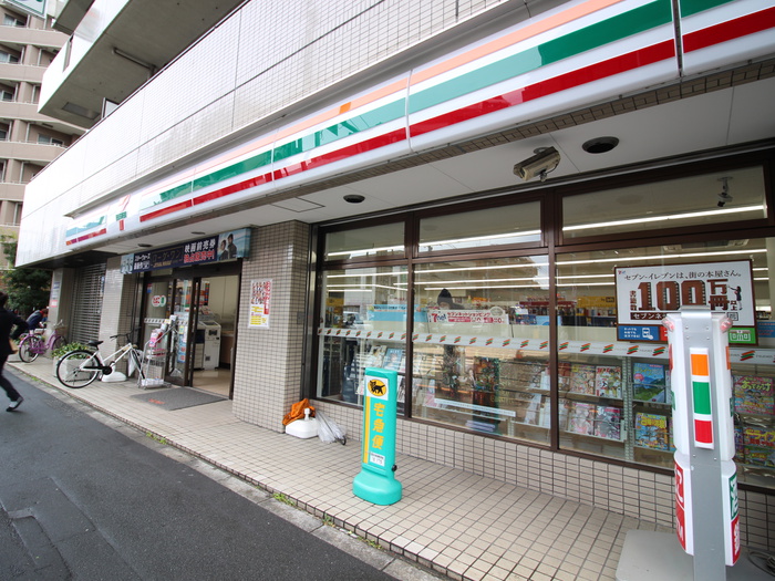コンビニ　セブンイレブン（コンビニ）まで86m