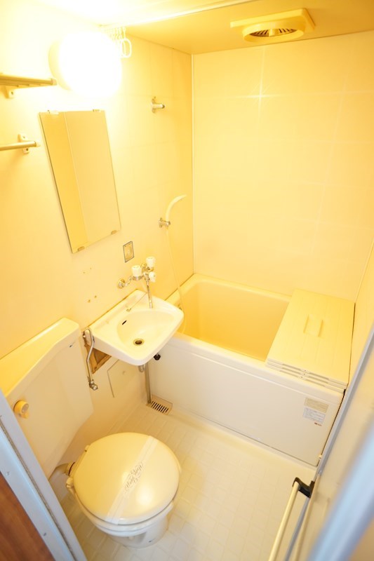バス・シャワールーム　他部屋画像