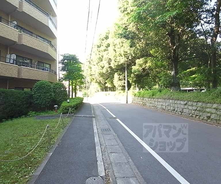 その他　前面道路です。