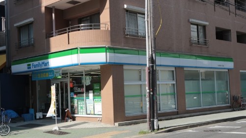 コンビニ　ファミリーマート 名古屋栄五丁目店（コンビニ）まで551m