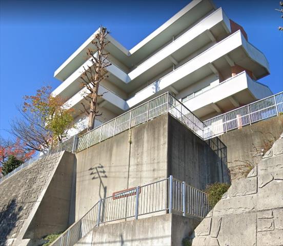 小学校　横浜市立浅間台小学校（小学校）まで605m