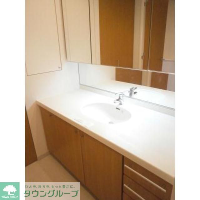 洗面設備　※写真は同タイプ住戸です。