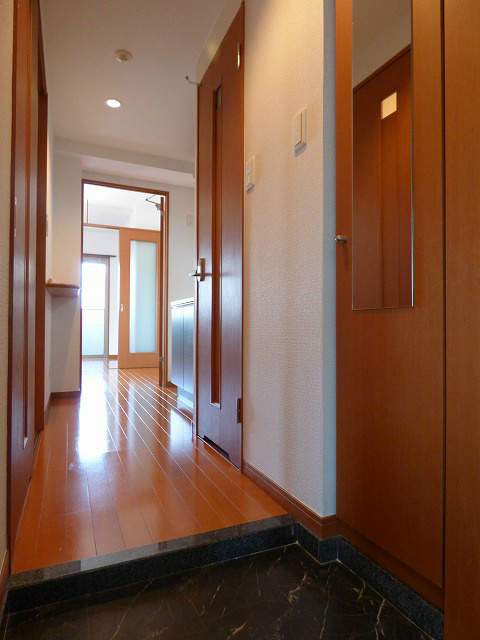 玄関　※写真と異なる場合は現状優先。