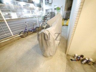 その他共有部分　敷地内バイク置場あり！空き要確認！