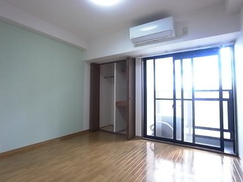 居室・リビング　室内