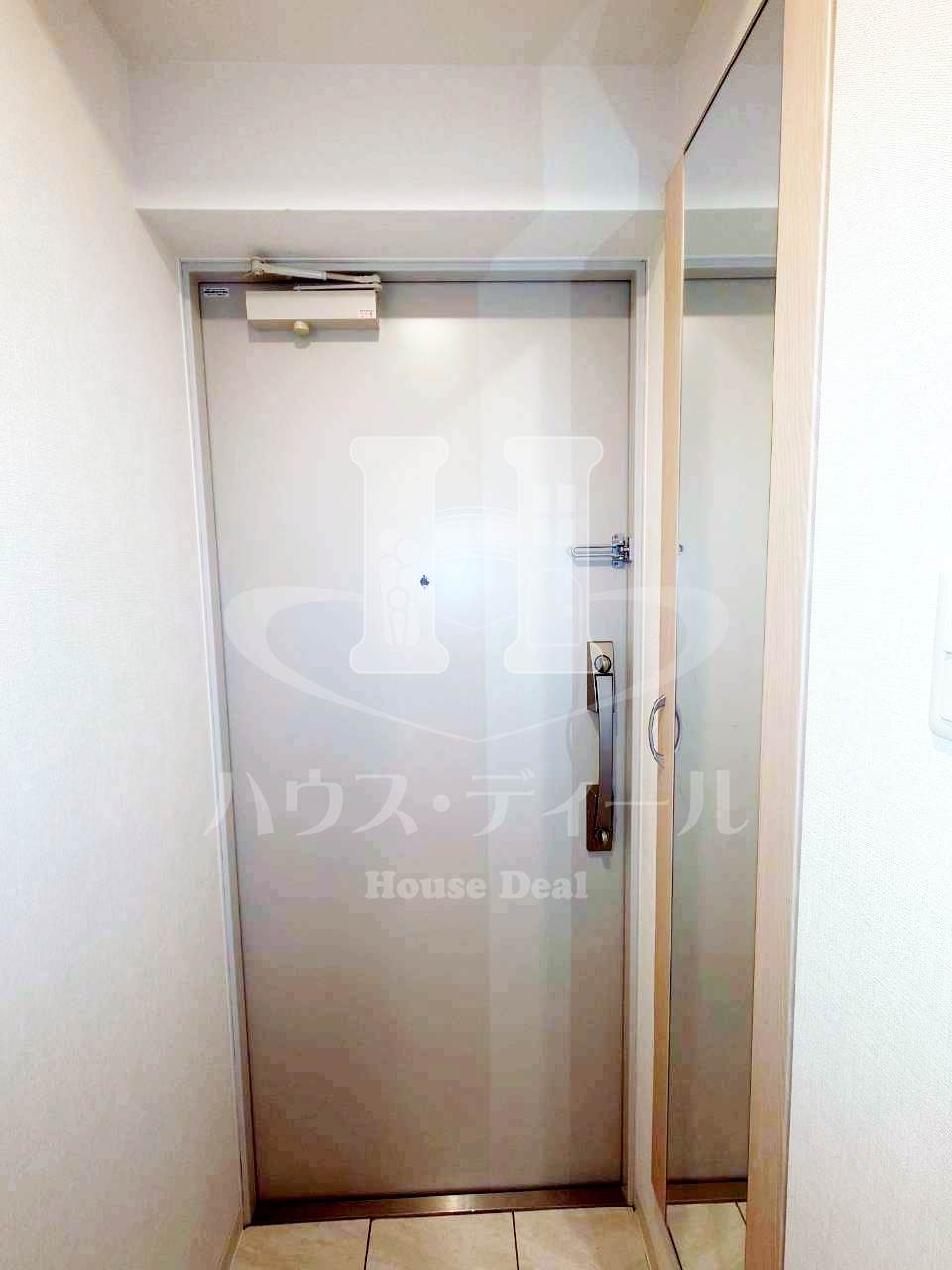 玄関　収納もある玄関です