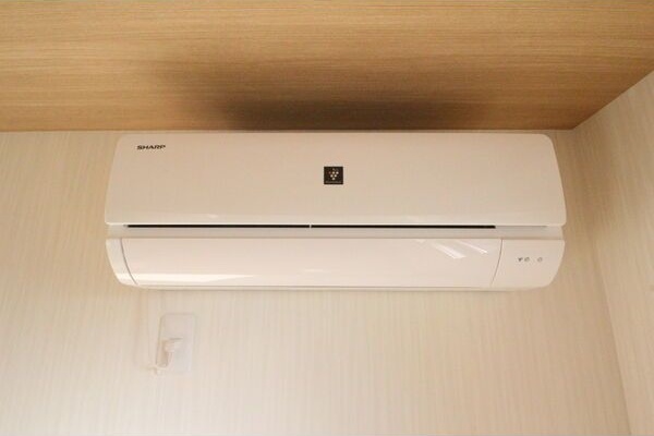 その他設備　夏もカラッと快適♪エアコン付きです！