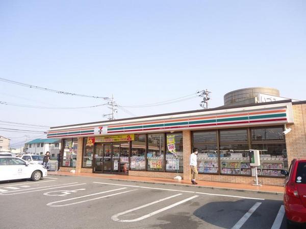 コンビニ　セブンイレブン久留米新合川店（コンビニ）まで604m