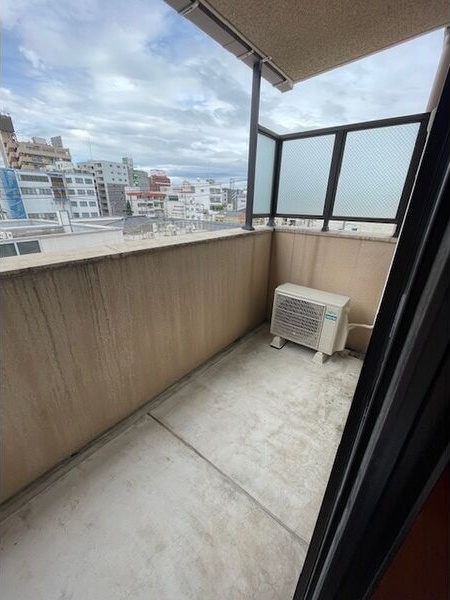 バルコニー　※写真は同じマンションの違う部屋のものになります。