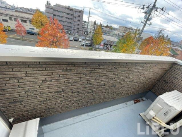 バルコニー　同タイプ別号室の写真になります。※現状優先