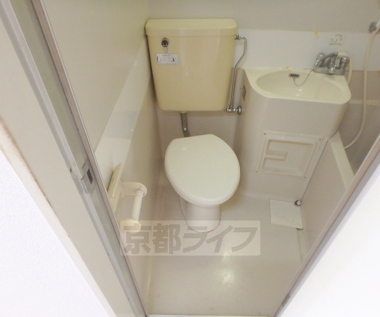トイレ　トイレスペースもすっきりとしています。