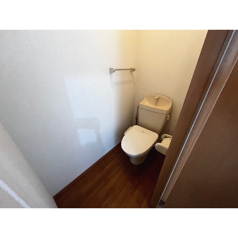 トイレ　※反転タイプのお写真です