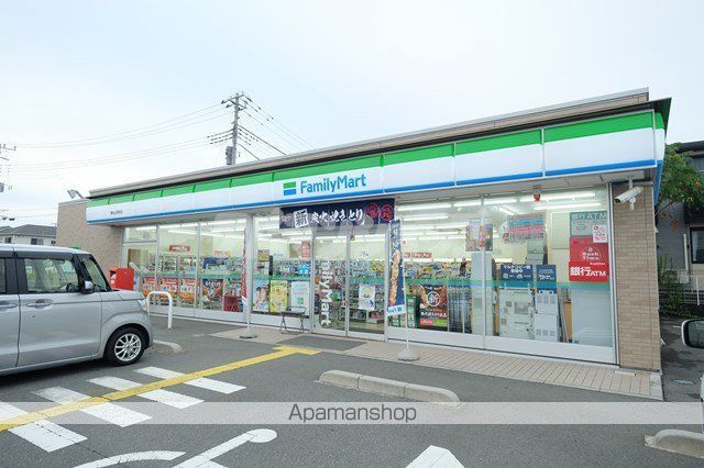 コンビニ　ファミリーマート東松山高坂店（コンビニ）まで185m
