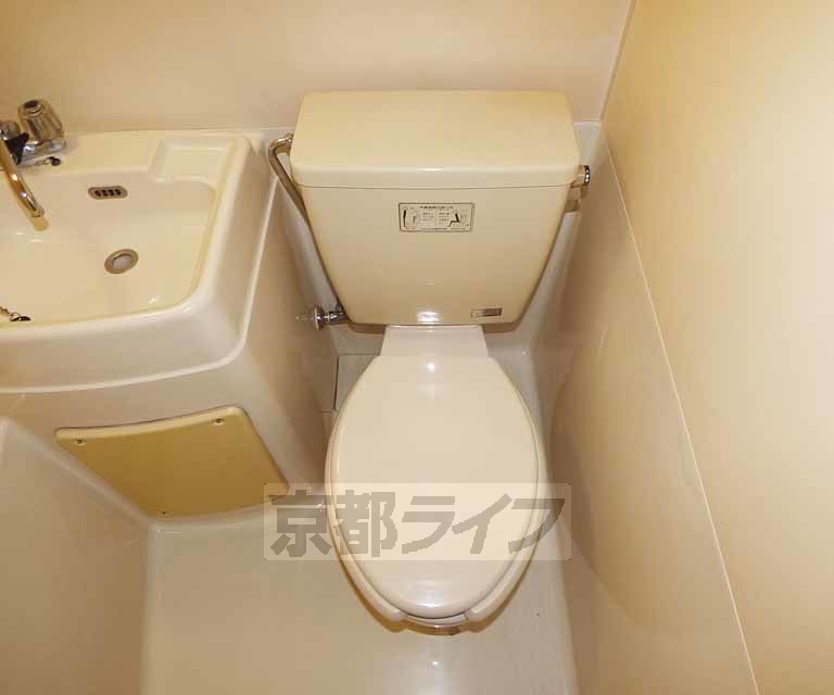 トイレ　清潔感あるユニットバス